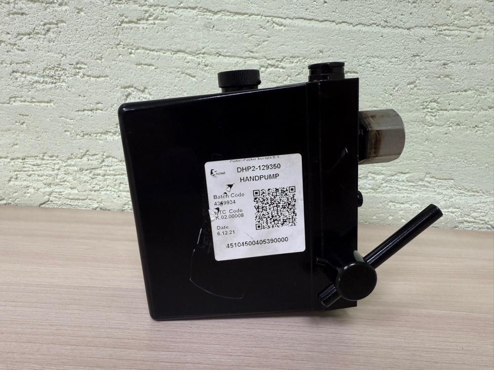 Насос механизма опрокидывания кабины КамАЗ 54901 / Power Packer DHP2-129350