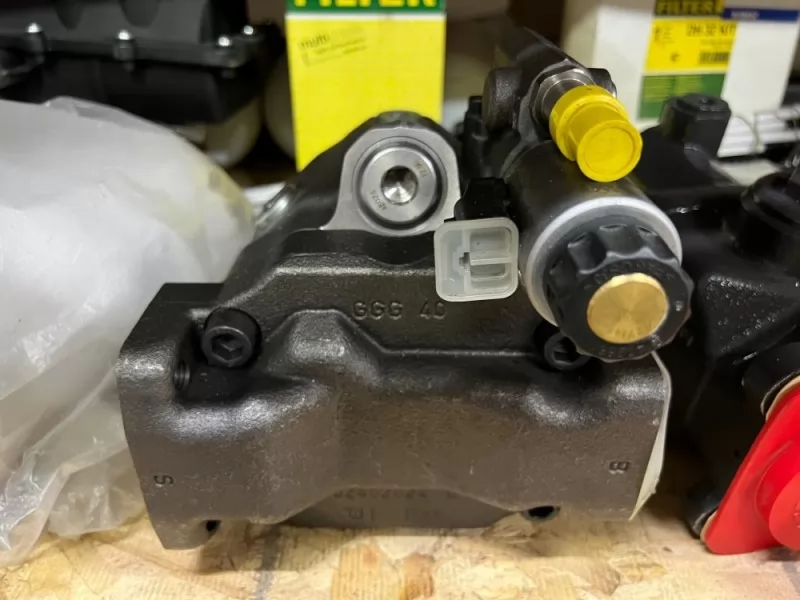 Насос аксиально-поршневой МАЗ 205,231,215 R902475973 / Rexroth R902475973